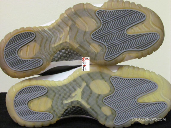 Air Jordan XI Cool Grey - 'Smoked Sole 