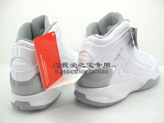 Jordan F2F – White – Metallic Silver
