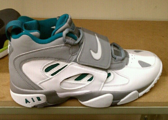 Nike Air Diamond Turf 2 Spring 2012 2