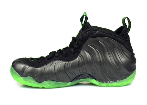 nike air foamposite one black electric green osneaker 02