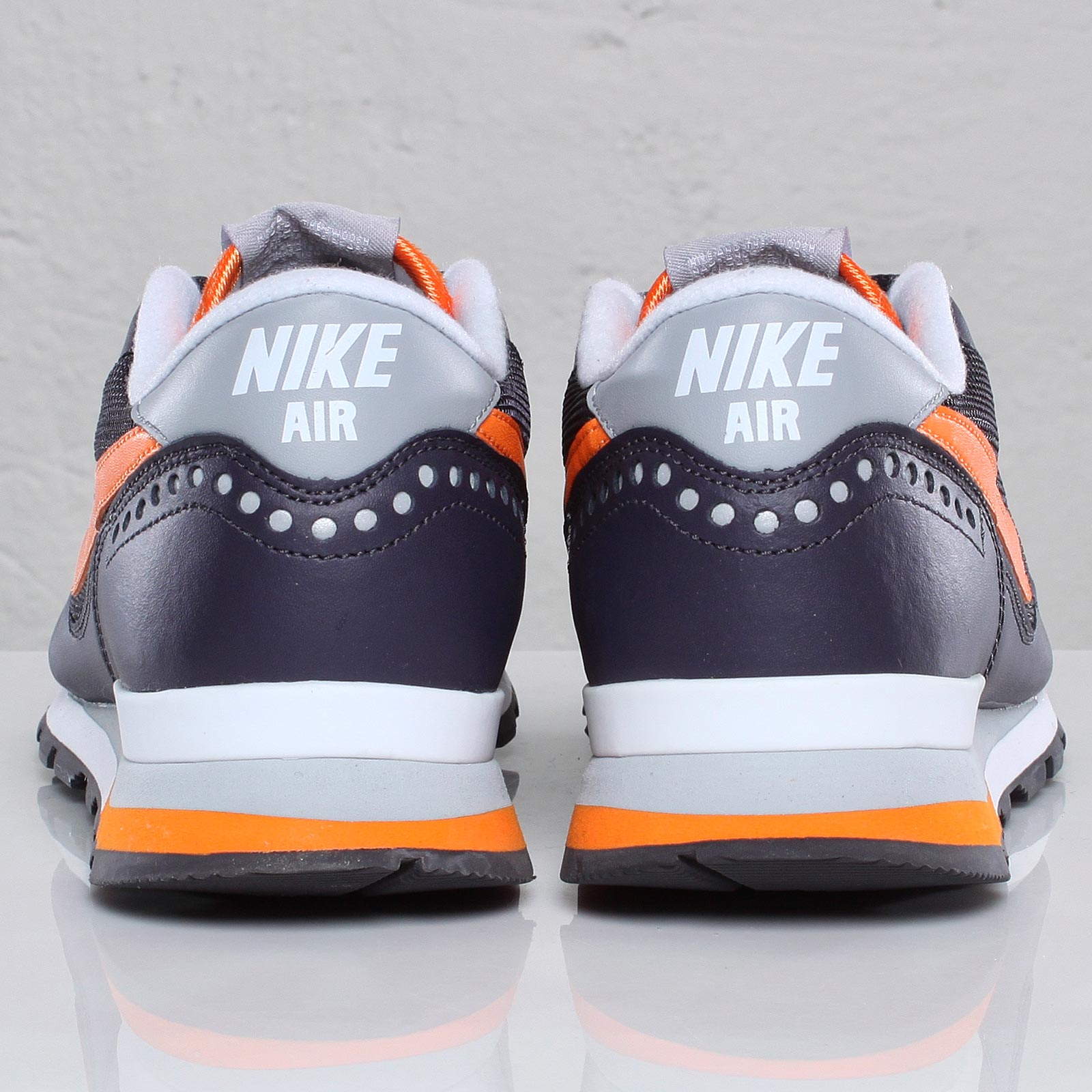 nike-air-venture-gridiron-bright-mandarin-wolf-grey-white-4 Nike Air Venture Gridiron Bright Mandarin Wolf Grey White 4