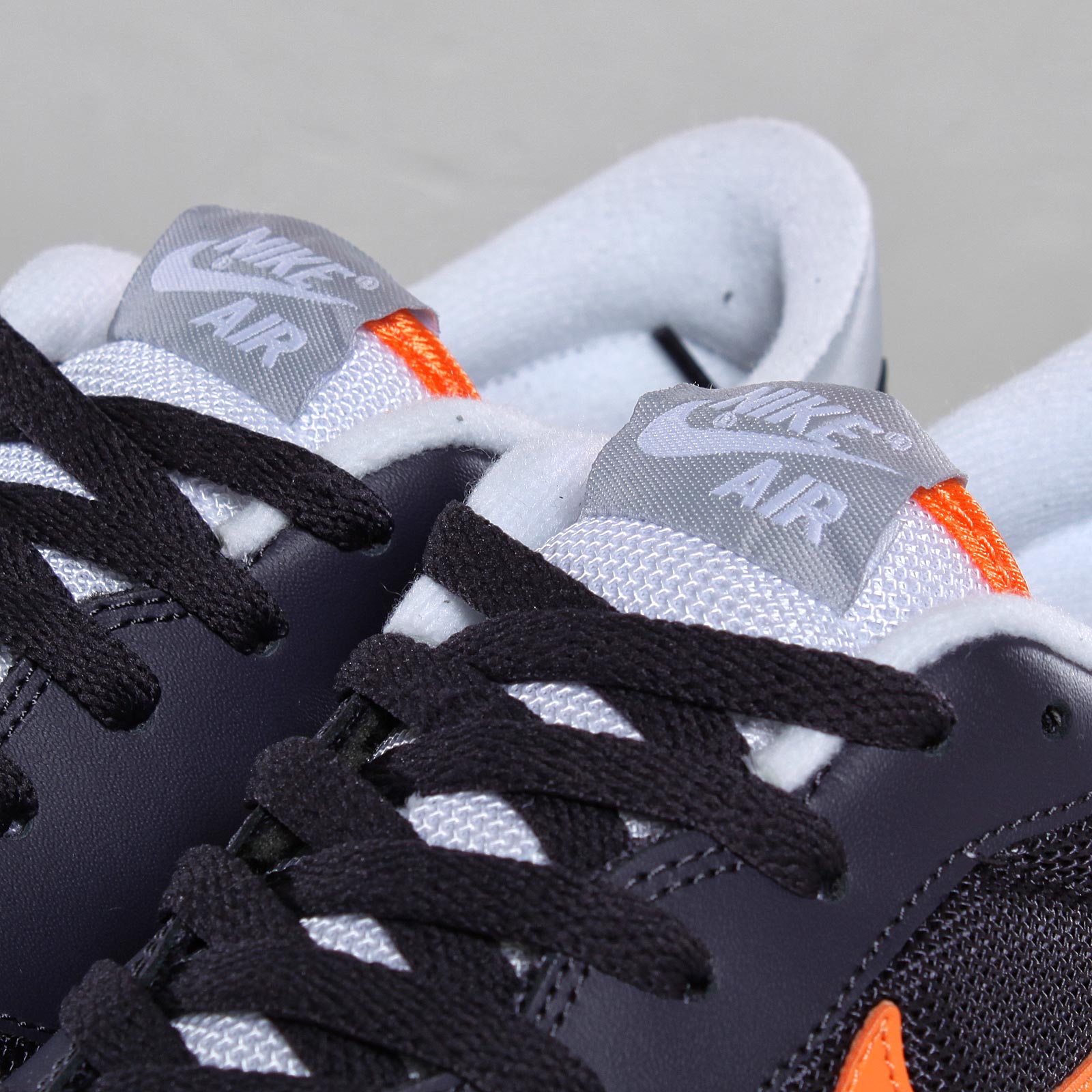 nike-air-venture-gridiron-bright-mandarin-wolf-grey-white-6 Nike Air Venture Gridiron Bright Mandarin Wolf Grey White 6