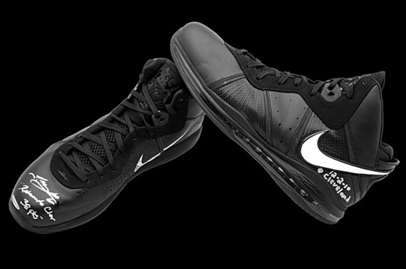 Nike Lebron 8 V1 Black Out Autographed Game Worn 01