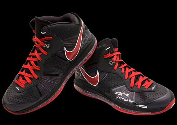 Nike Lebron 8 V2 Portland Autographed Game Worn 01