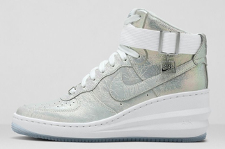 Nike Wmns Air Force 1 Iridescent Pearl Collection 2 Rd Thumb