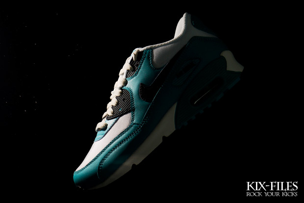 Nike Wmns Air Max 90 Mineral Blue 3