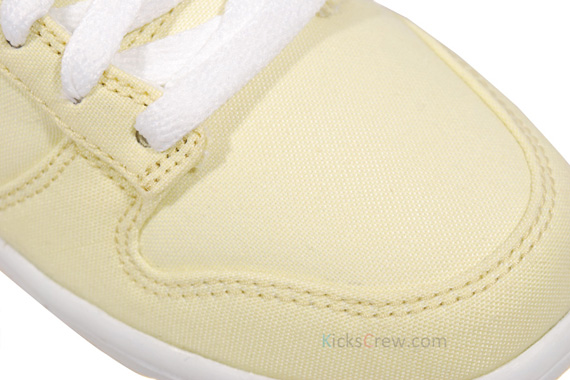 Nike Wmns Dunk Low Lightbulb White 03