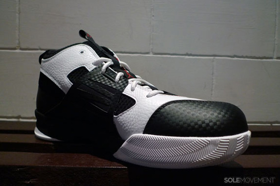 Jordan Cp3 Advance White Black Red 02