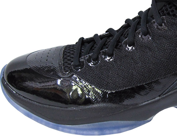 Jordan Fly 23 Black Metallic Silver 03