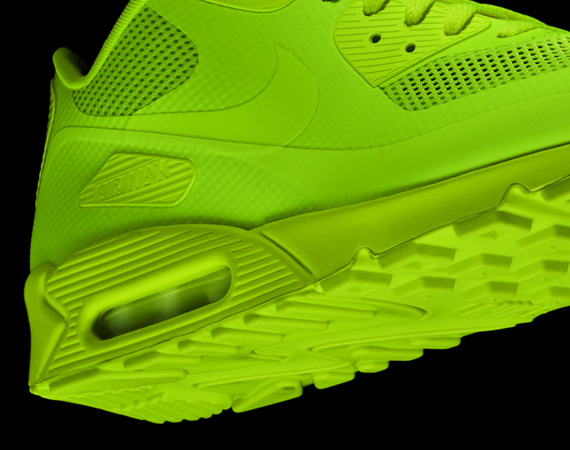 Neon yellow 'air 2025 max 90 hyperfuse