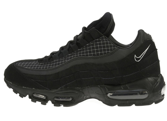 Op de loer liggen hek Verstoring Nike Air Max 95 - Black - White @ JD Sports - SneakerNews.com