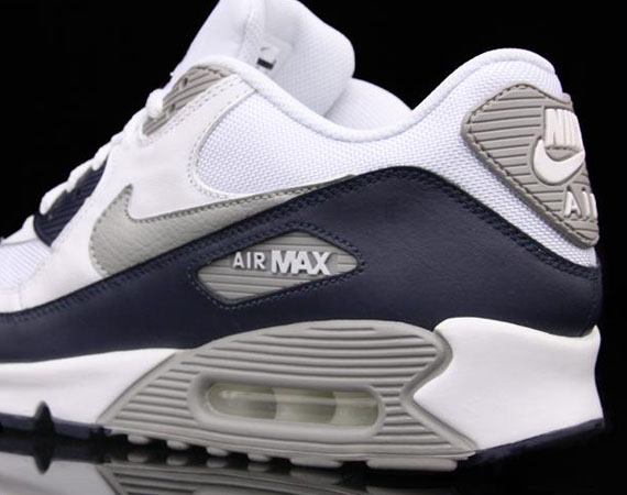 nike air max 90 navy blue and white