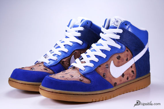 professioneel maart verontschuldiging Nike Dunk High 'Cookie Monster' Customs by Diversitile - SneakerNews.com