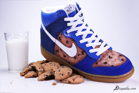 professioneel maart verontschuldiging Nike Dunk High 'Cookie Monster' Customs by Diversitile - SneakerNews.com