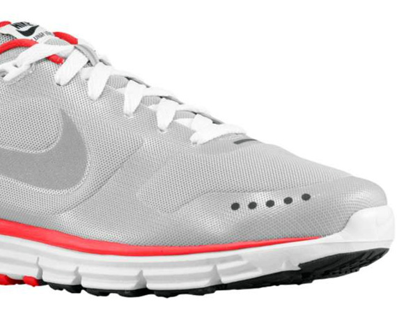 Nike Lunar Venture – Metallic Silver – Sport Red