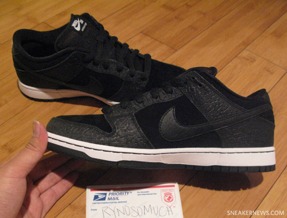 Entourage x Nike SB Dunk Low 'The End' Available on eBay - SneakerNews.com