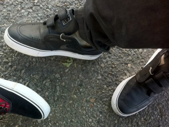 nike janoski velcro strap