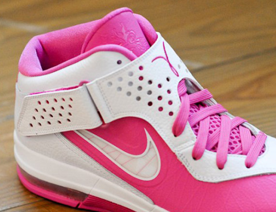 Nike LeBron Air Max Soldier V ‘Think Pink’