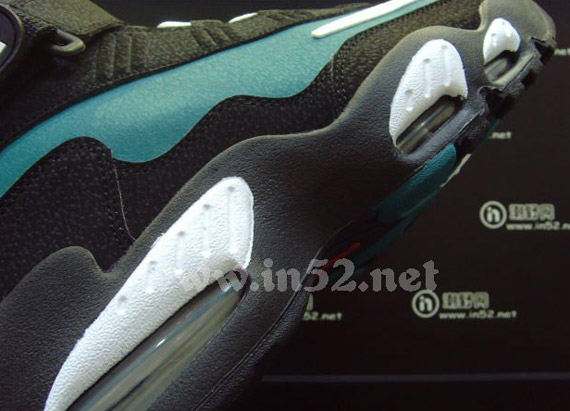 Nike Air Griffey Max 1 – Black – White – Freshwater – New Photos