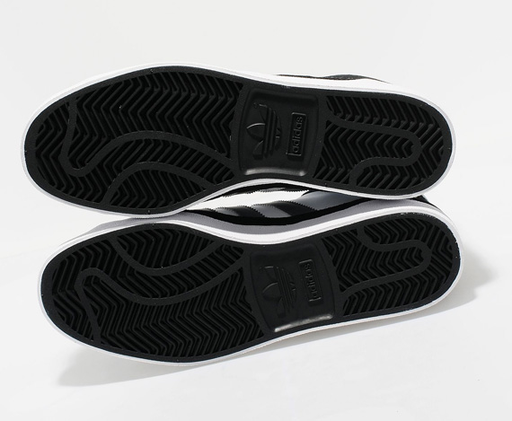 Adidas Superskate Mid White Black Blue Size 01