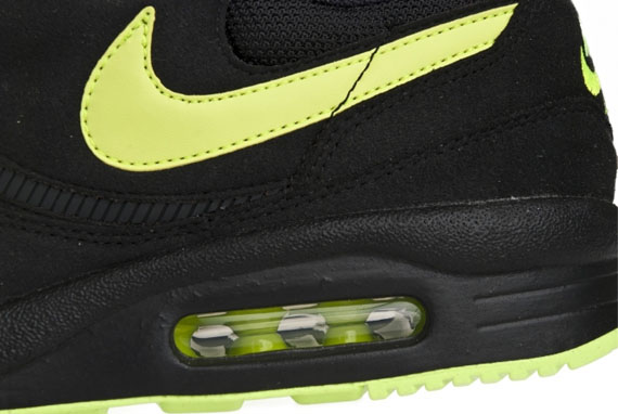 Nike Air Max Light – Black – Volt