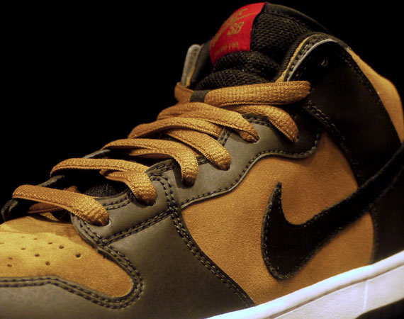 Nike Sb Dunk Mid Golden Hops New Images 04