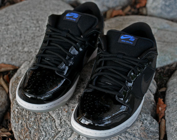 Nike sb dunk space jam online