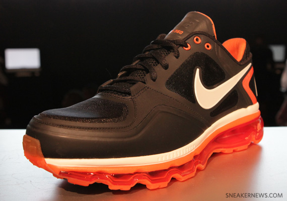 Nike Trainer 1.3 Max Black White Brilliant Orange 03