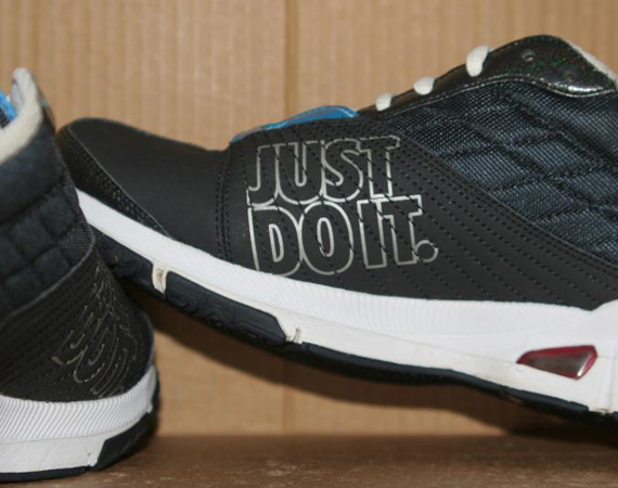 Nike WMNS 'JUST DO IT' Running Shoe - Unreleased Sample