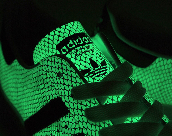 adidas superstar 80s glow in the dark
