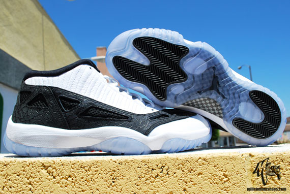 Jordan Xi Ie Low Wht Blk Mil 03