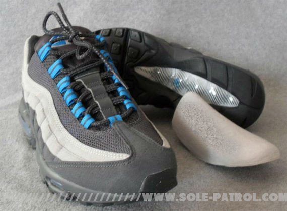 Nike Air Max 95 Dark Grey Light Grey Blue October 2011 08