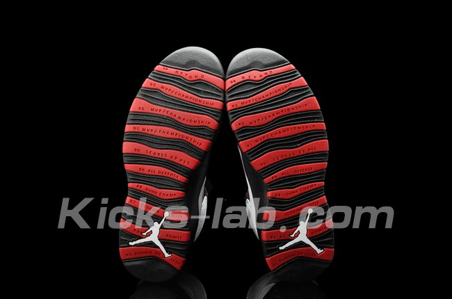 Air Jordan 10 Retro Chicago 4