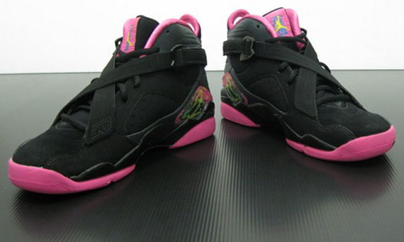 black pink retro 8