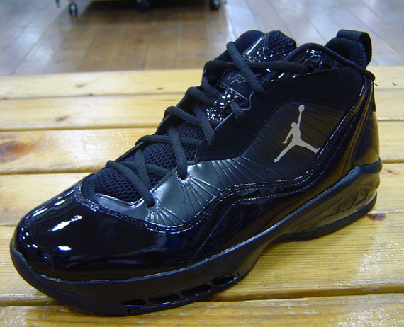 Jordan Melo M8 'Blackout' - SneakerNews.com