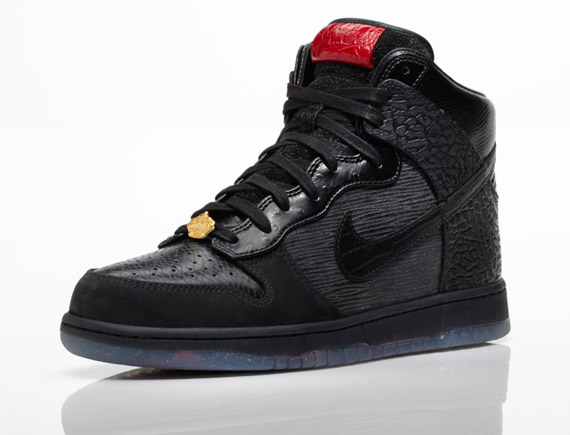mighty crown nike dunks