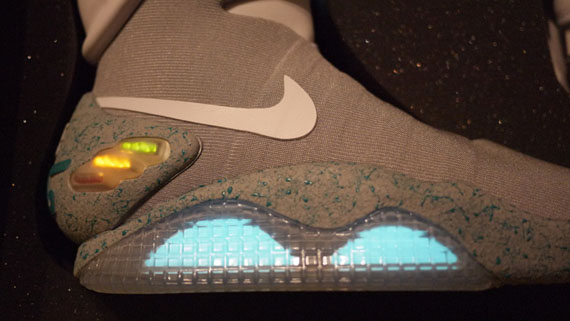 Unboxing The Nike Mag 2011 - SneakerNews.com
