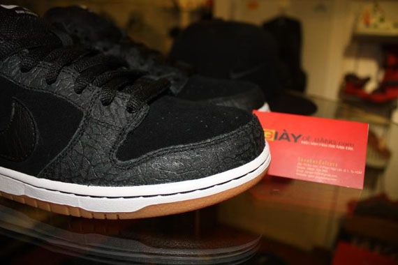 Entourage x SB Low 'Lights Out' - Release Edition -