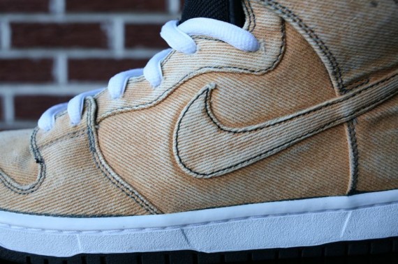 Nike SB Dunk ‘Bleached Denim’ Custom