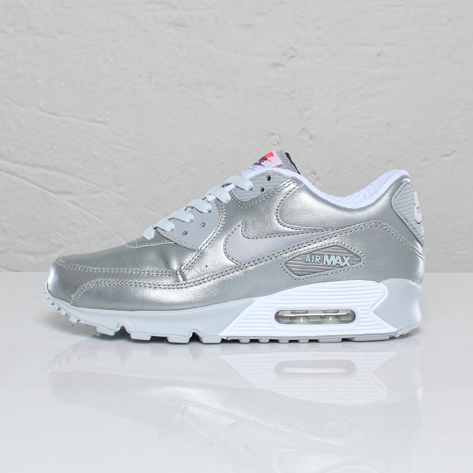 nike-wmns-air-max-90-metallic-silver-1 Nike Wmns Air Max 90 Metallic Silver 1