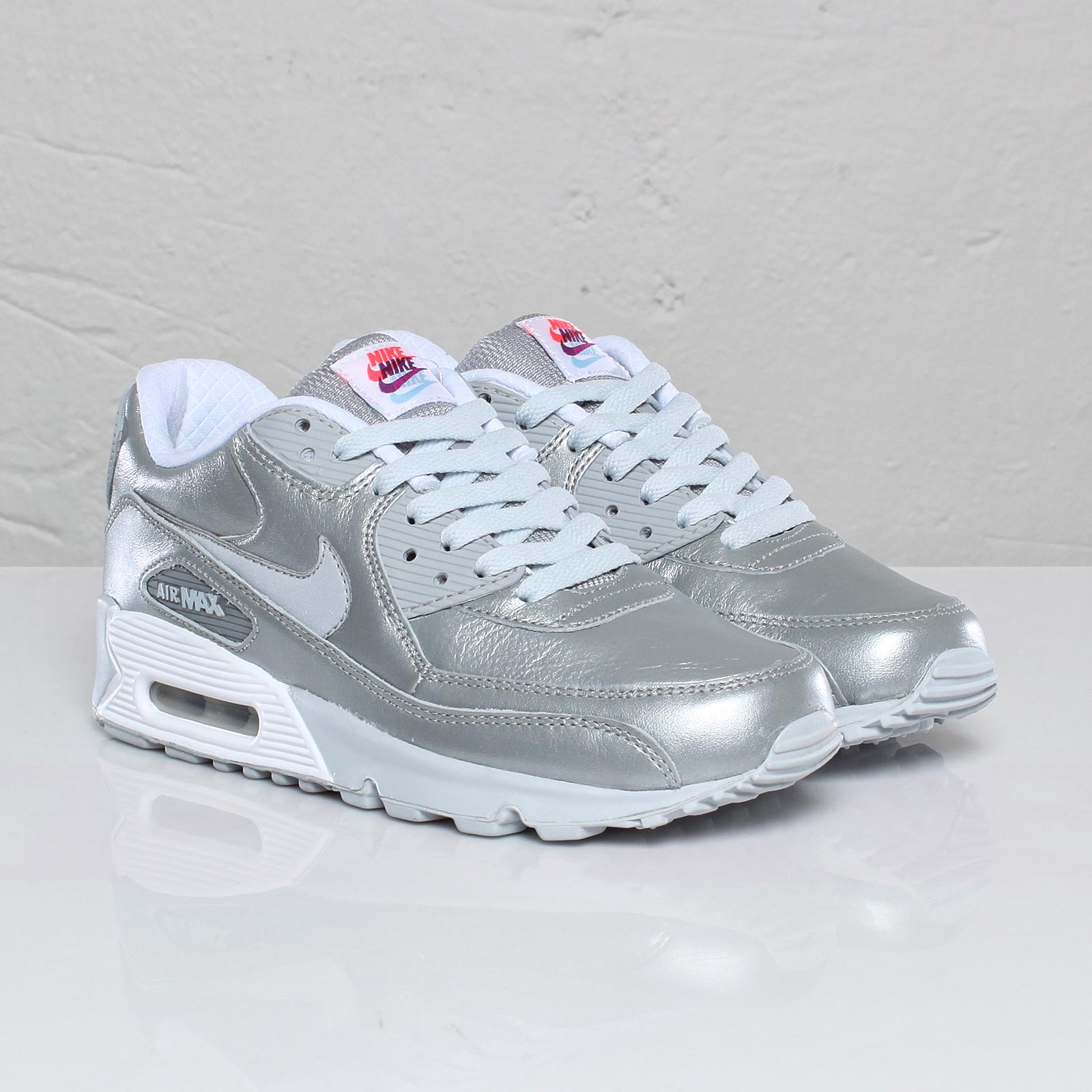 nike-wmns-air-max-90-metallic-silver-2 Nike Wmns Air Max 90 Metallic Silver 2