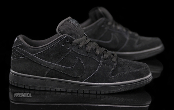 Nike SB Dunk Low 'Blackout' - Available - SneakerNews.com