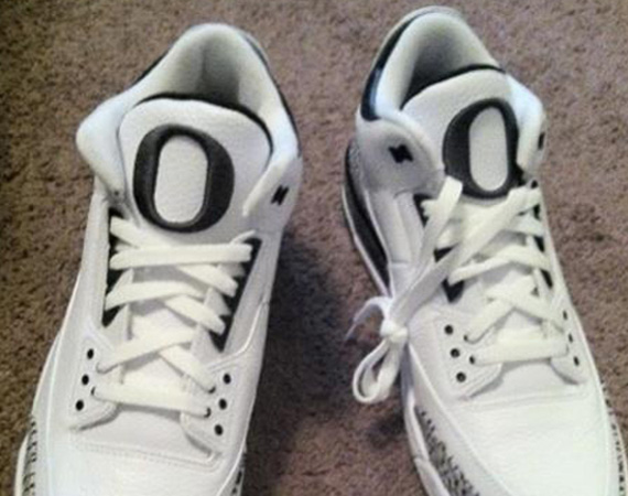 Air Jordan III – Oregon Ducks Home PE – New Images