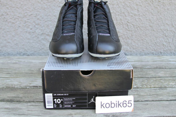 black and yellow jordan cleats