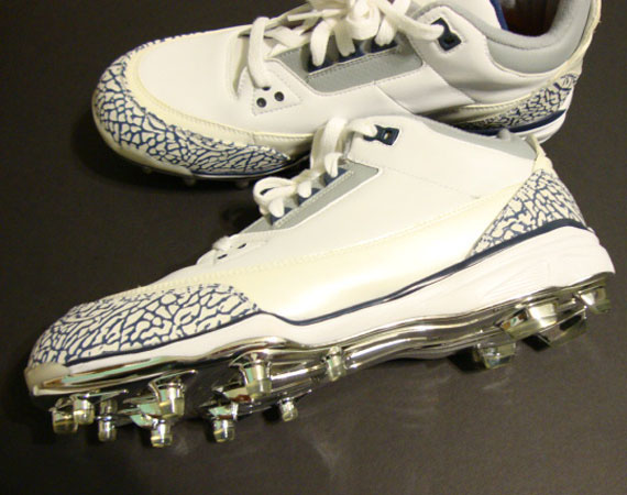 Air Jordan III Cleats – Dre Bly Denver Broncos PE