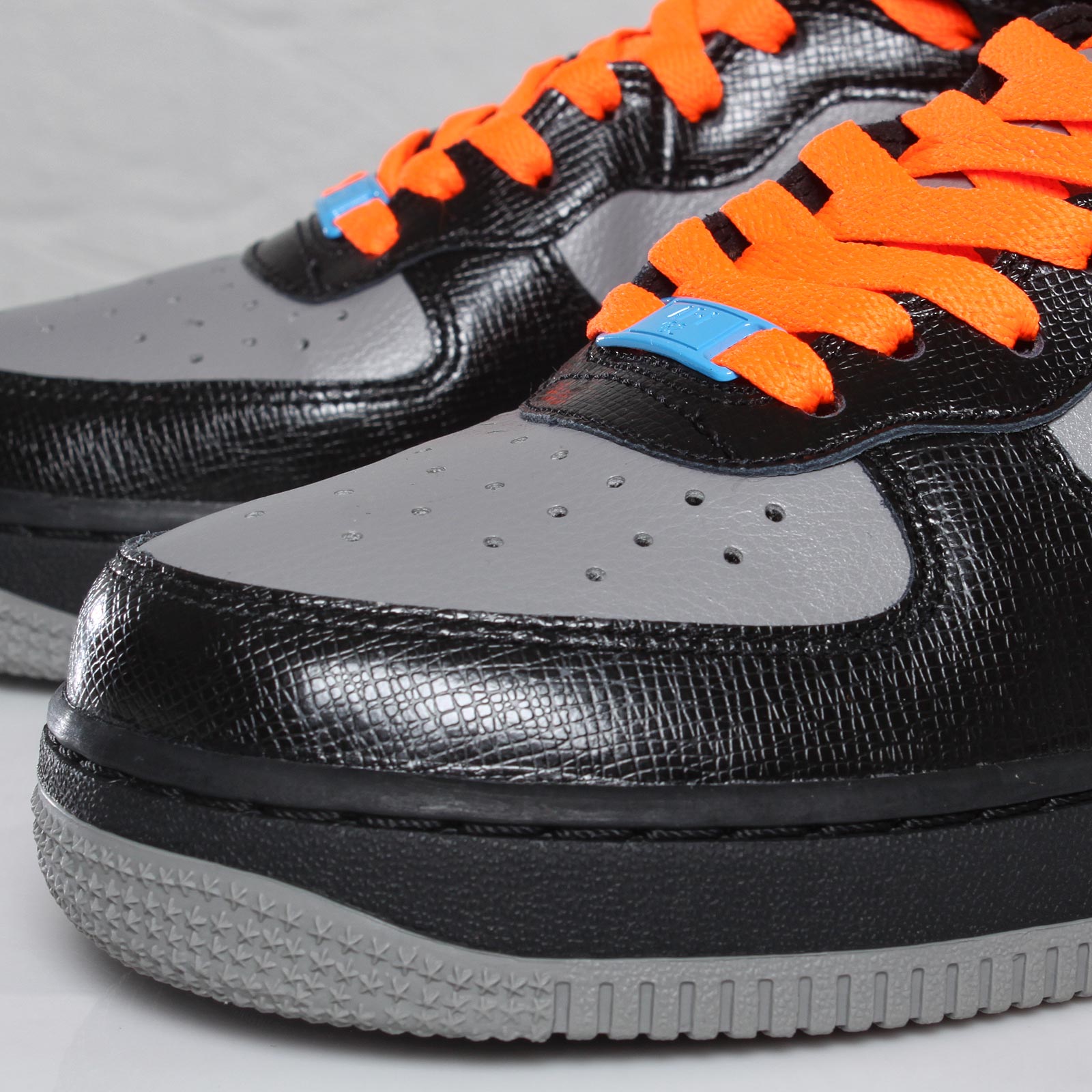 nike-air-force-1-mid-gs-black-light-charcoal-blue-glow-7 Nike Air Force 1 Mid Gs Black Light Charcoal Blue Glow 7