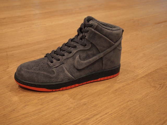 OLYMPUS DIGITAL CAMERA Nike Sportswear Vac Tech Collection Dunk High 2