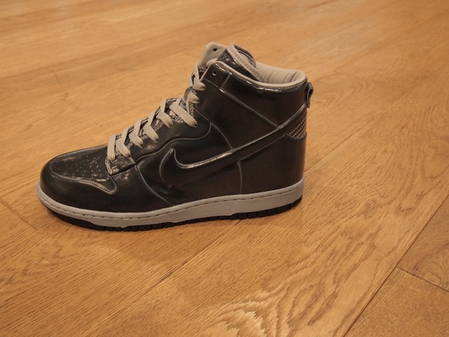 OLYMPUS DIGITAL CAMERA Nike Sportswear Vac Tech Collection Dunk High 3