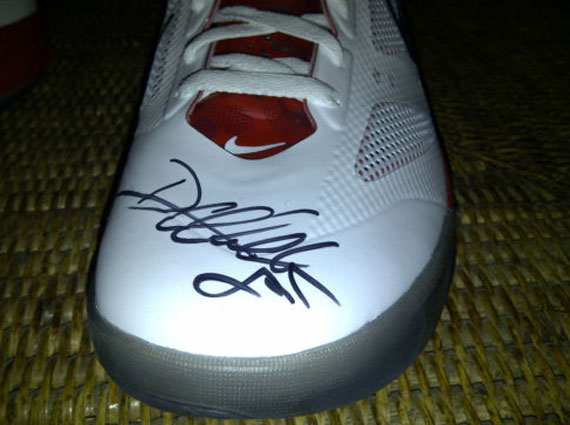 Nike Zoom Hyperfuse 2011 Deron Williams Autographed 01