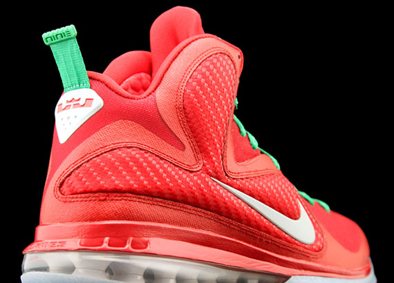 Nike LeBron 9 'Christmas Day' - New Images